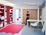 Drzwi przesuwne i systemy zabudowy wnetrz showroom marki Raumplus-13MCM